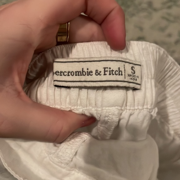 Abercrombie and Fitch linen shorts - Picture 2 of 2